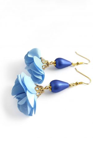 orecchini pendenti azzurri blu goccia fiori monachella acciaio 1